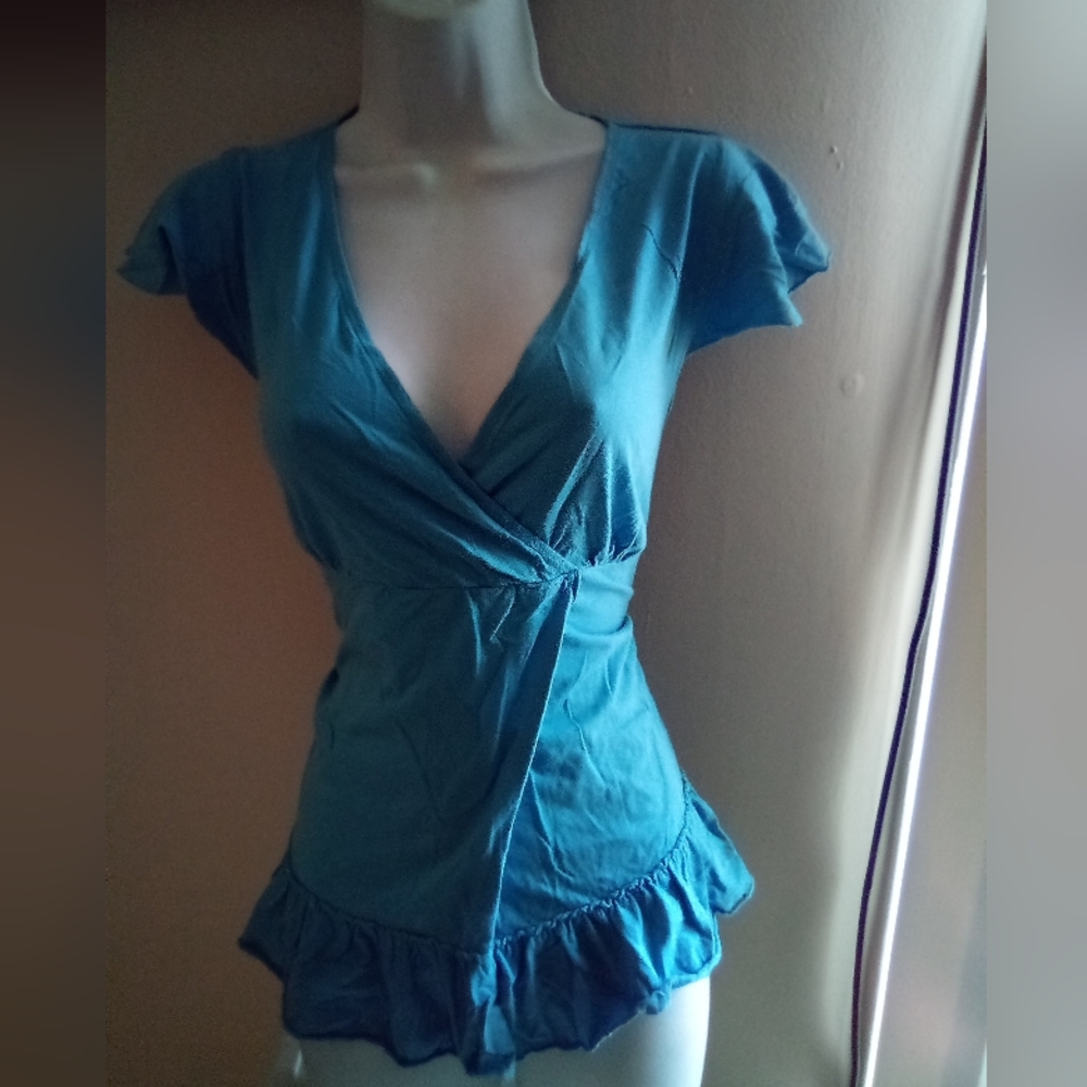 Designer Comfy  Cotton Top w Tie On The Side Top.